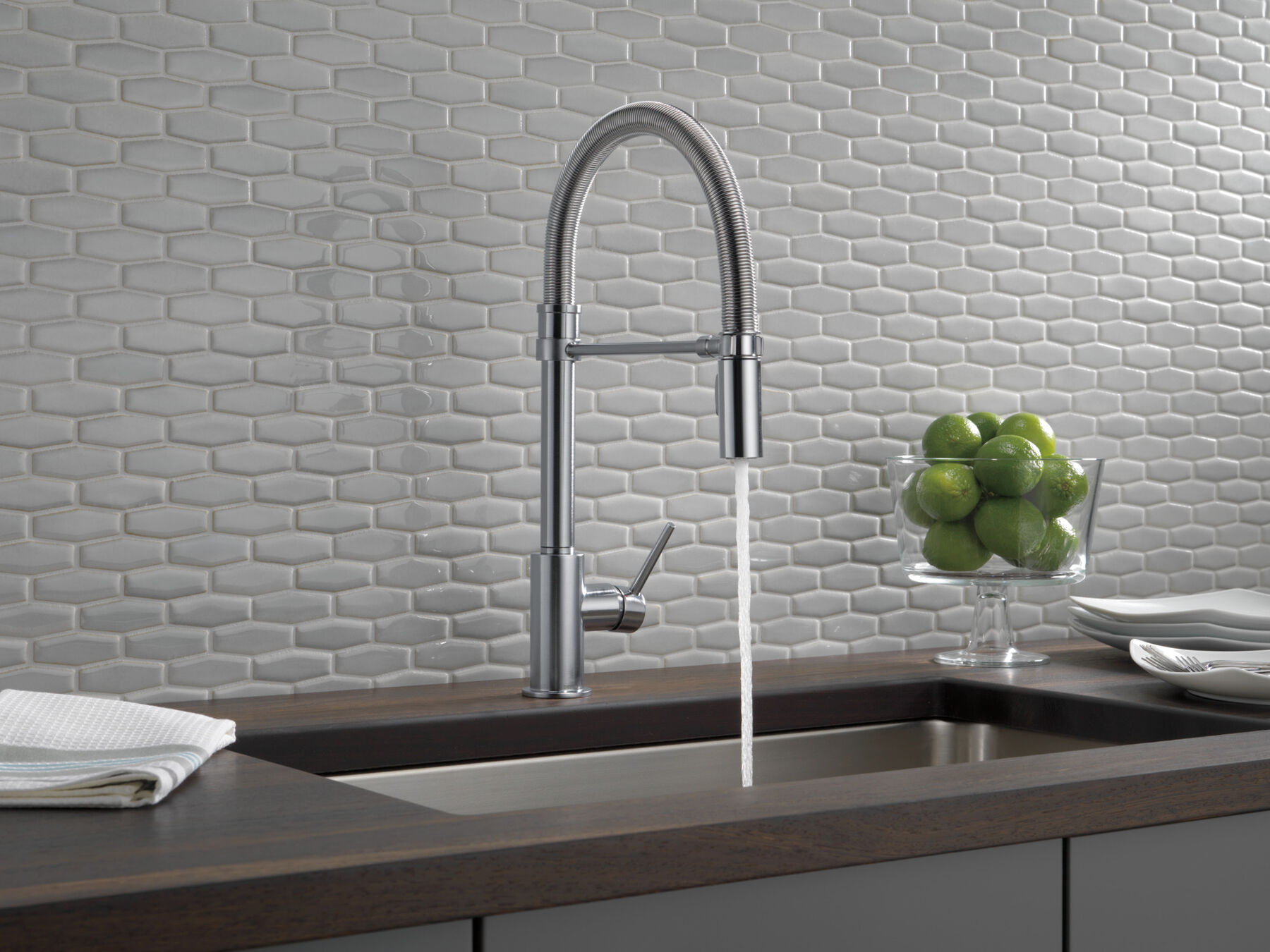 Llave para cocina extensible de una manija con tubo de salida con muelle (producto recertificado), imagen 7