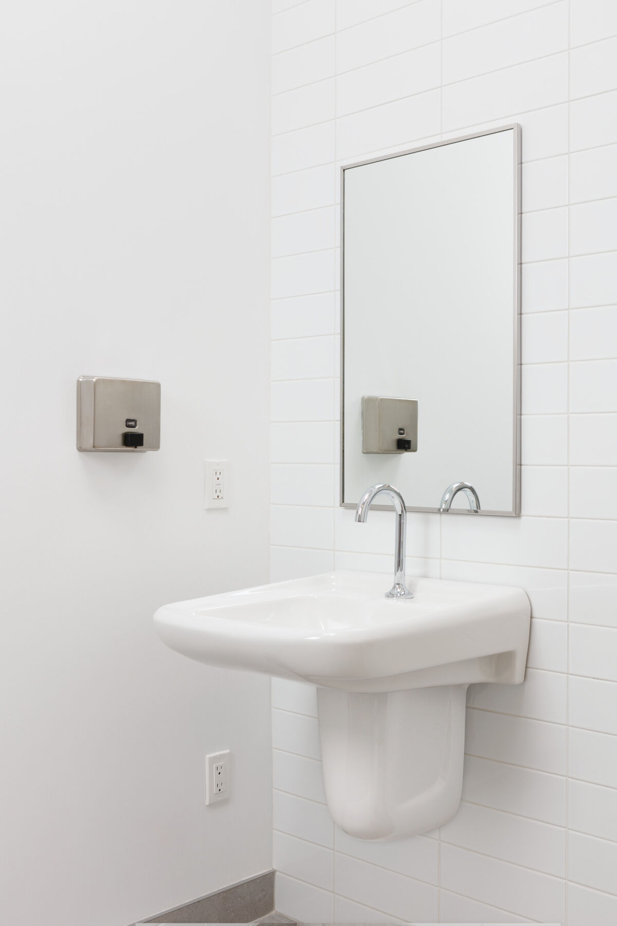 Electronic Lavatory Faucet with Proximity® Sensing Technology - Hardwire Operated, image 3