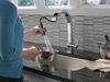 Llave de una manija con tubo de salida deslizable para cocina