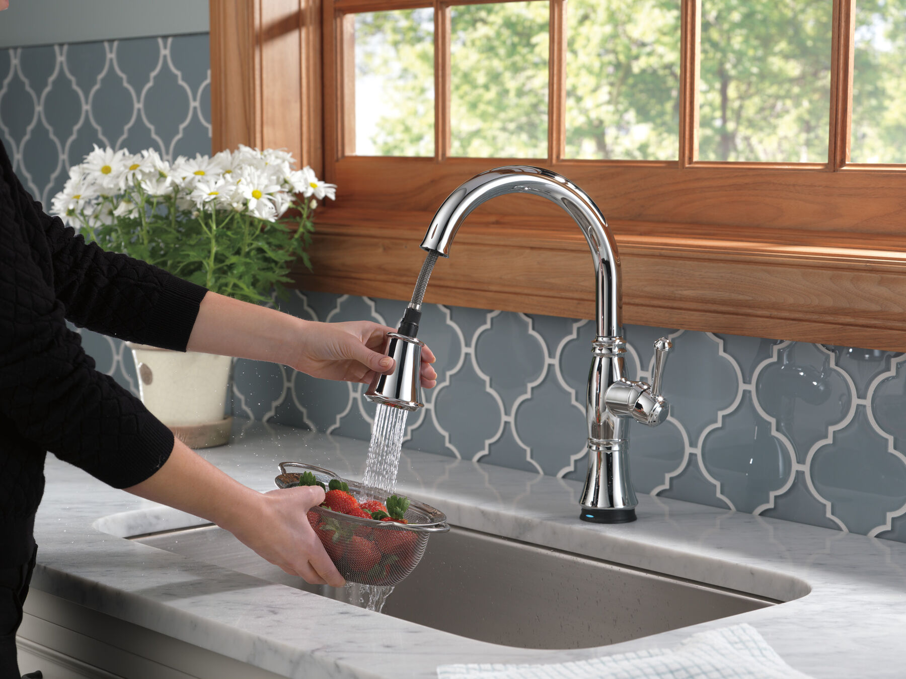Llave para cocina monomando extensible con tecnologías Touch<sub>2</sub>O® y ShieldSpray®, imagen 4