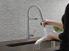 Llave para cocina extensible de una manija con tubo de salida con muelle (producto recertificado)