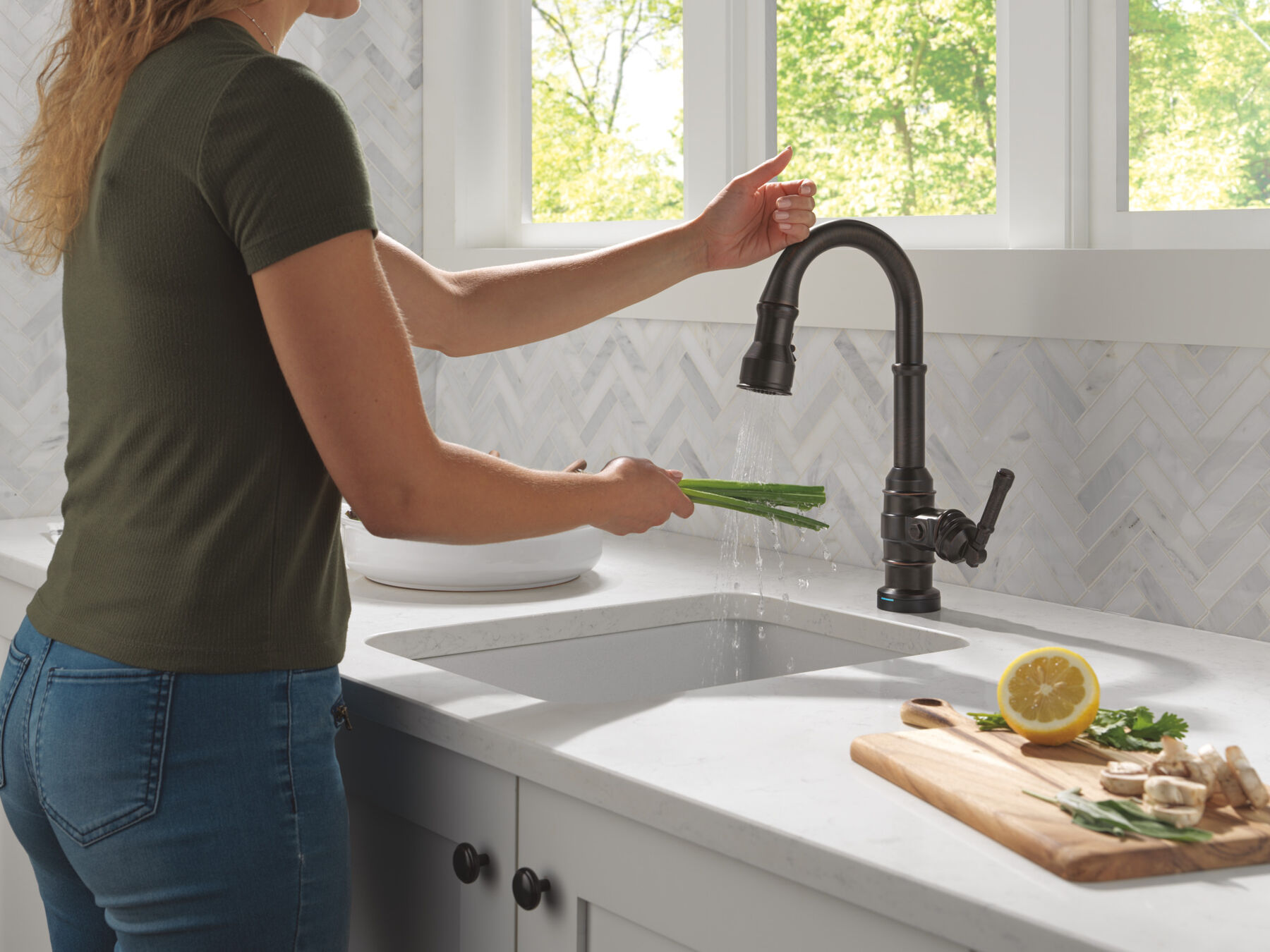 Touch2O® Bar / Prep Faucet with Touchless Technology, image 2