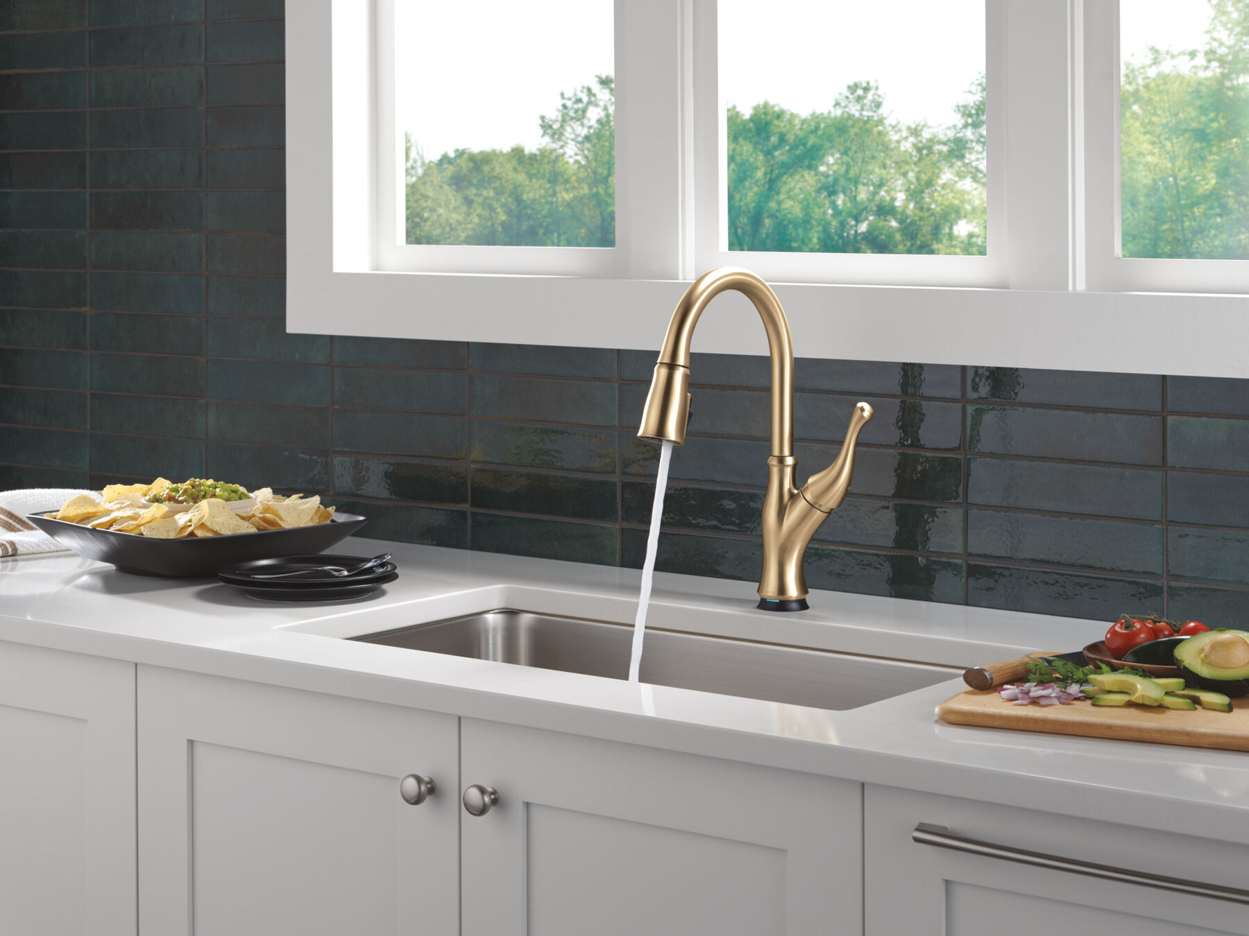 Touch<sub>2</sub>O® Technology Kitchen Faucet with Touchless Technology, image 13