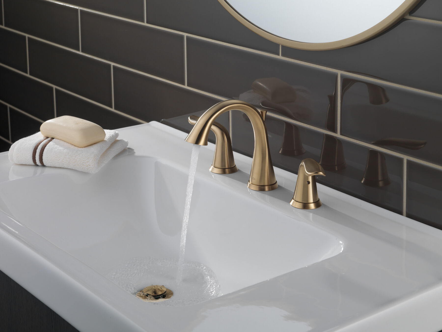 Llave para baño de extensión con dos manijas, imagen 3