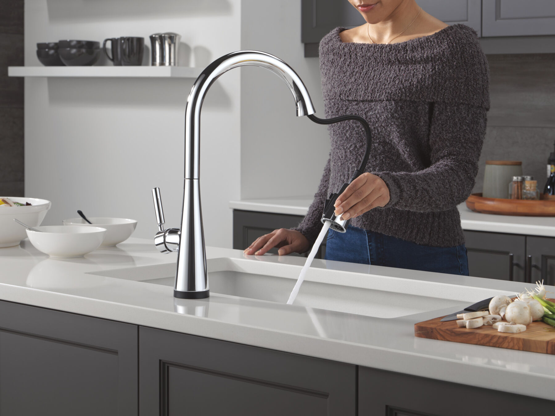 Single Handle Kitchen Pull-Down Faucet with Touch2O Technology, image 4