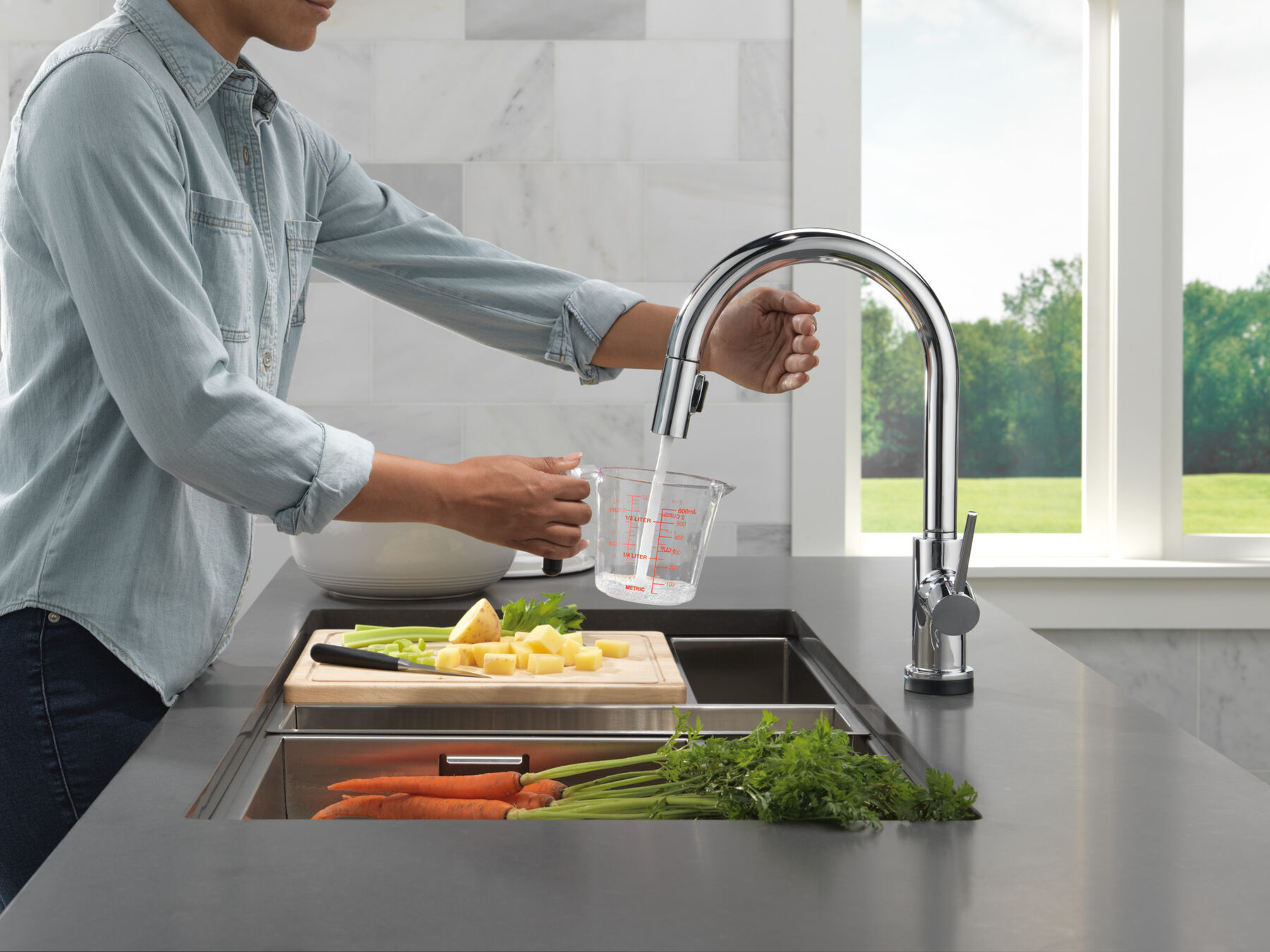 Touch2O with Touchless and VoiceIQ® Technology Single Handle Pull-Down Kitchen Faucet with Soap Dispenser, image 5