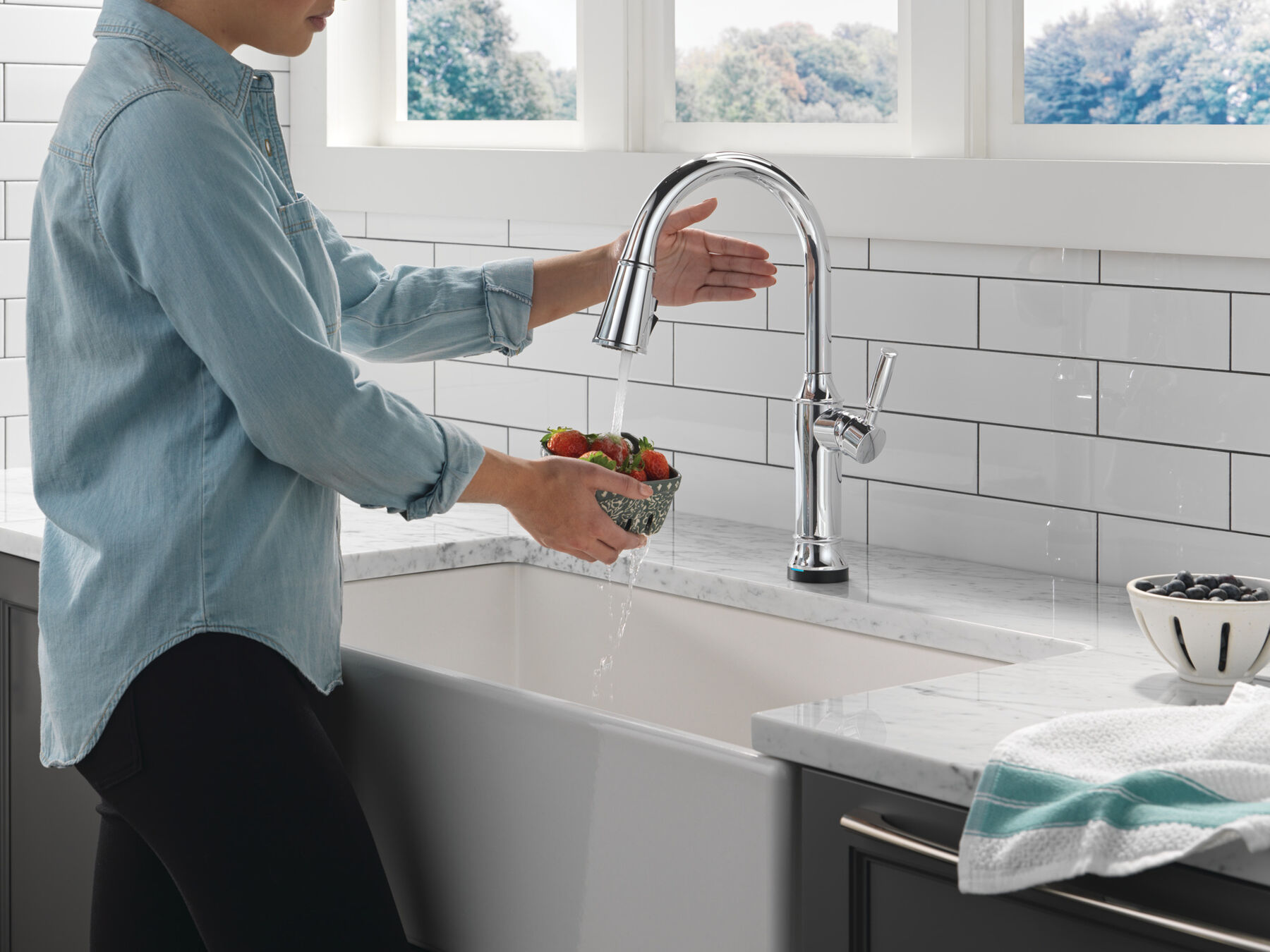 Touch<sub>2</sub>O® Technology Kitchen Faucet with Touchless Technology, image 6