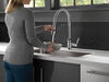 Llave monomando deslizable para cocina con salida con resorte