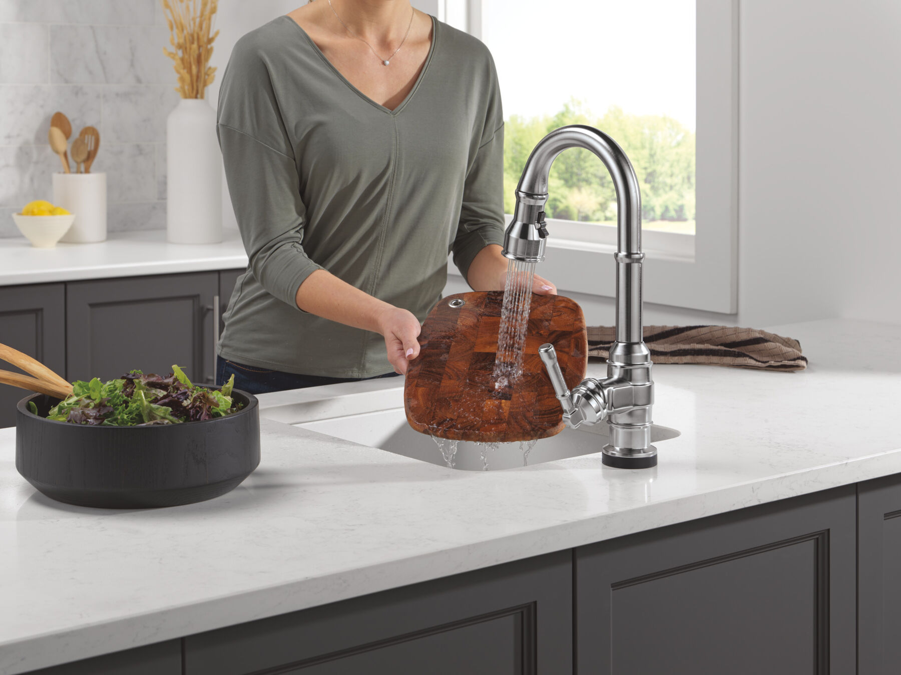 Touch2O® Bar / Prep Faucet with Touchless Technology, image 5