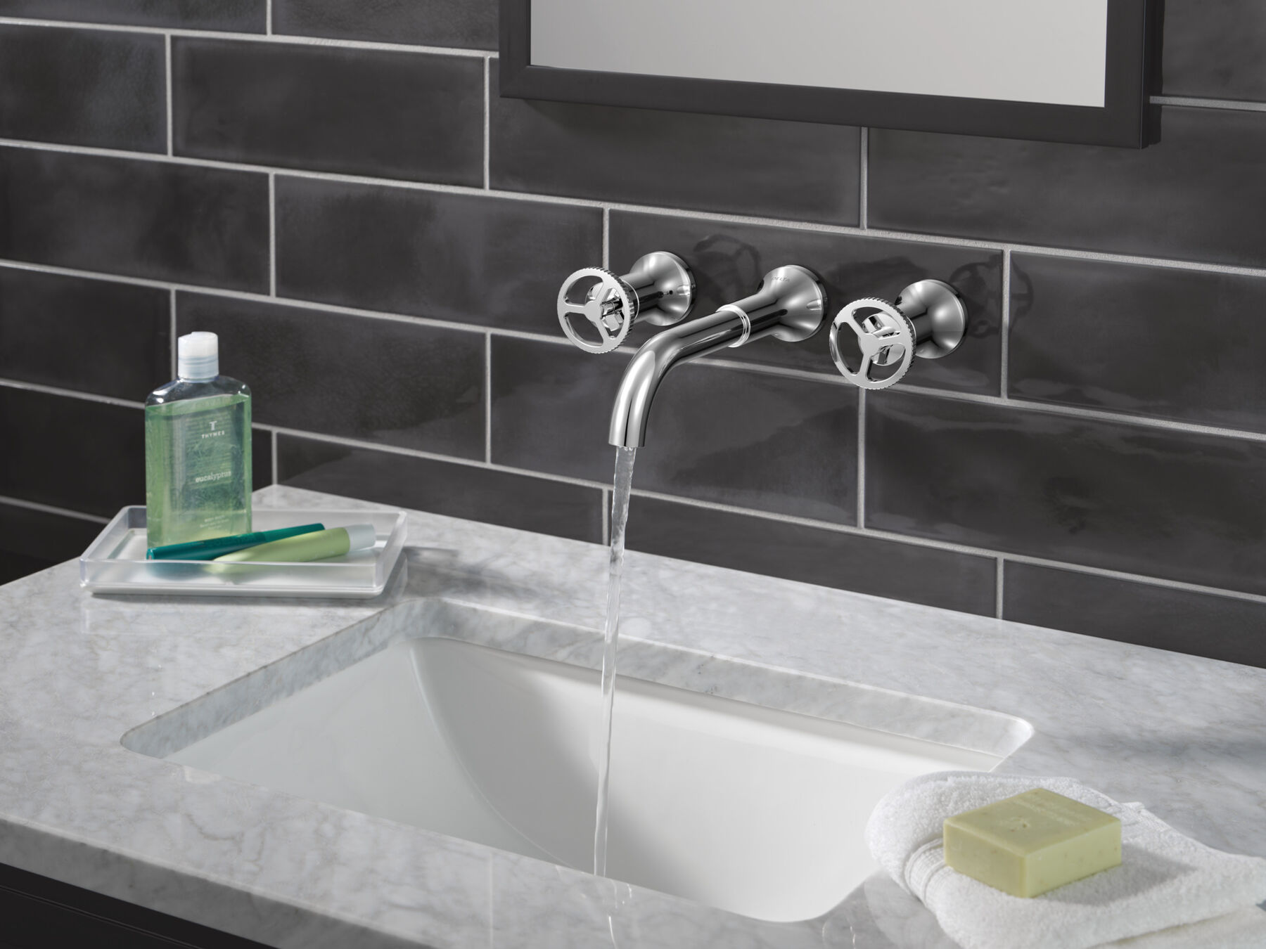 Llave para baño con dos manijas para montaje en pared, imagen 4