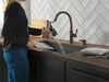 Llave para cocina monomando extensible con dispensador de jabón y tecnología ShieldSpray®