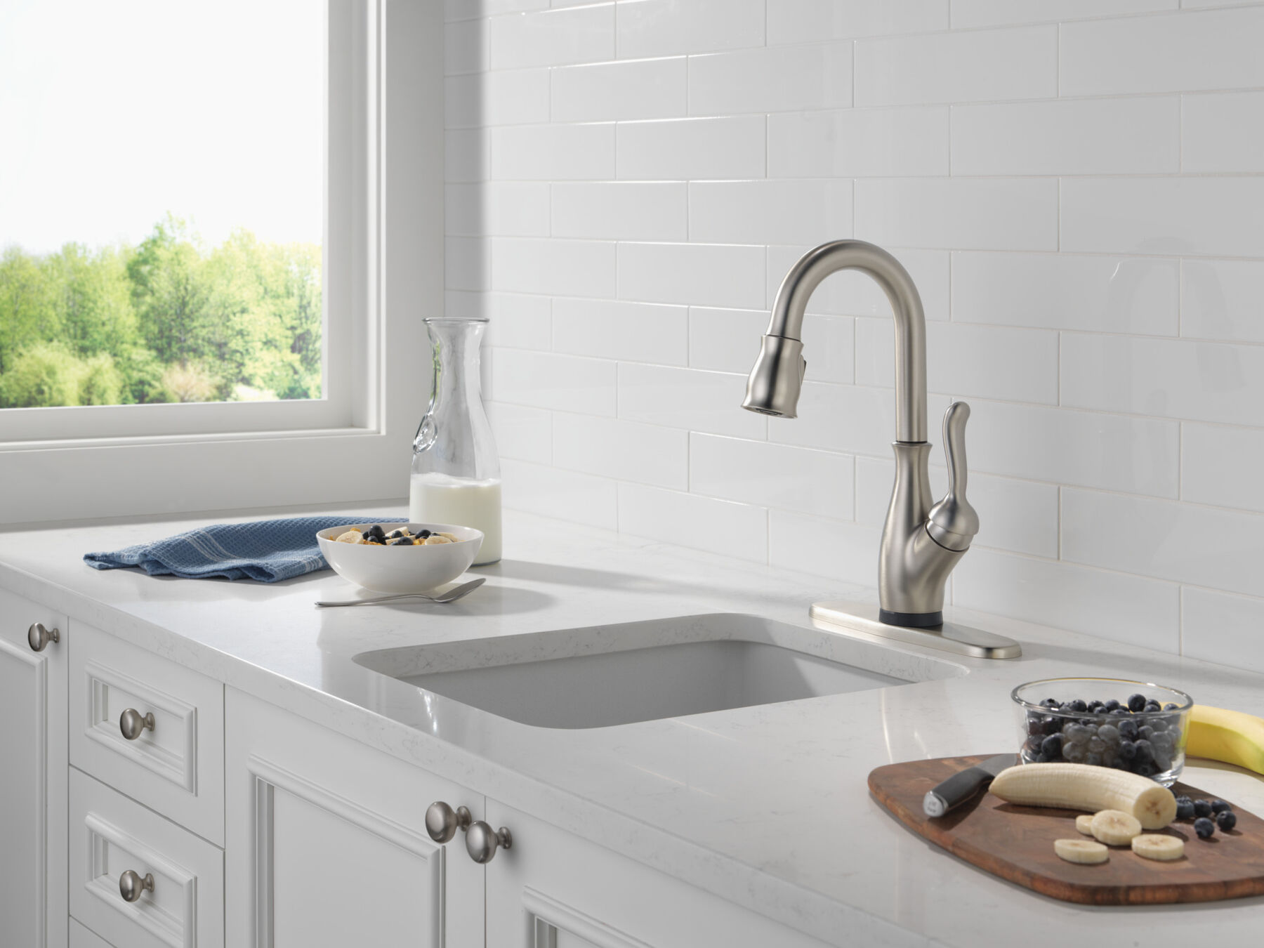 Touch2O® Bar / Prep Faucet with Touchless Technology, image 1