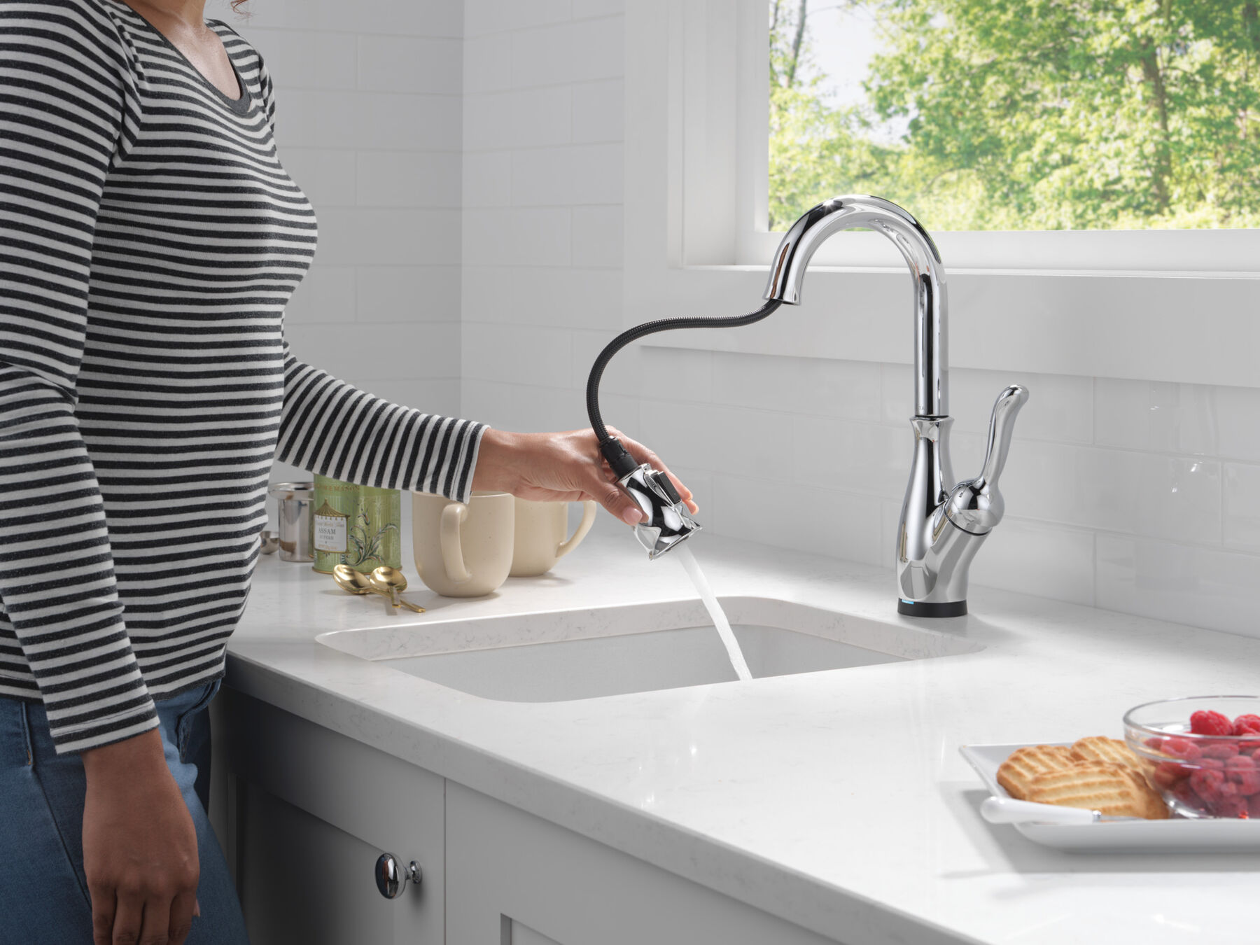Touch2O® Bar / Prep Faucet with Touchless Technology, image 4