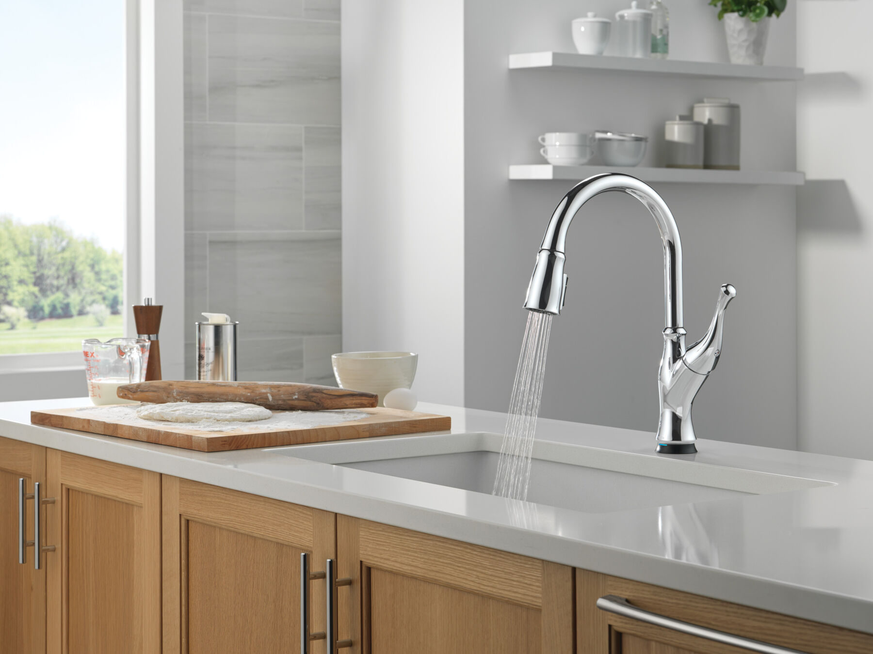 Touch<sub>2</sub>O® Technology Kitchen Faucet with Touchless Technology, image 14