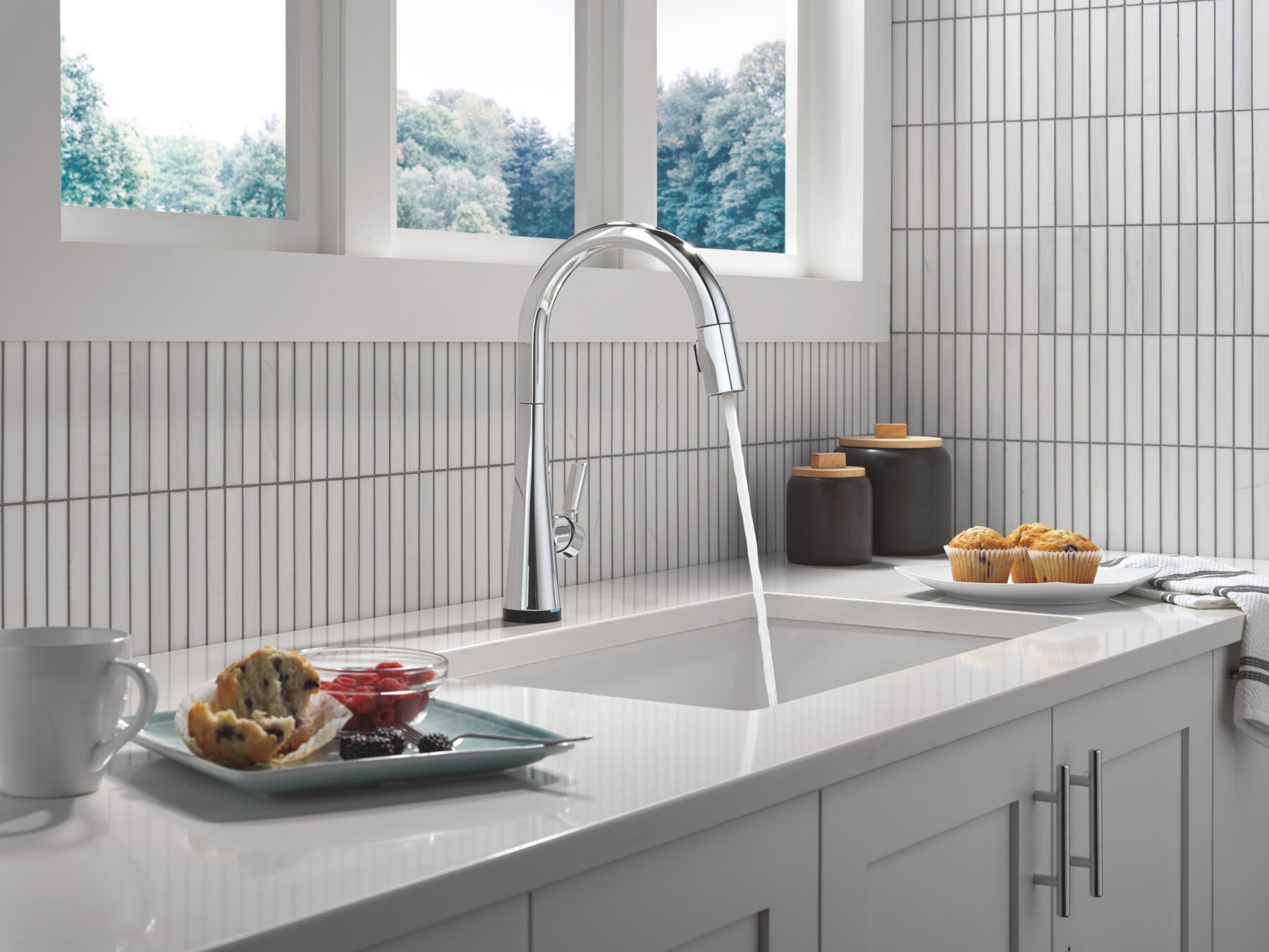 Touch<sub>2</sub>O® Technology Kitchen Faucet with Touchless Technology, image 12