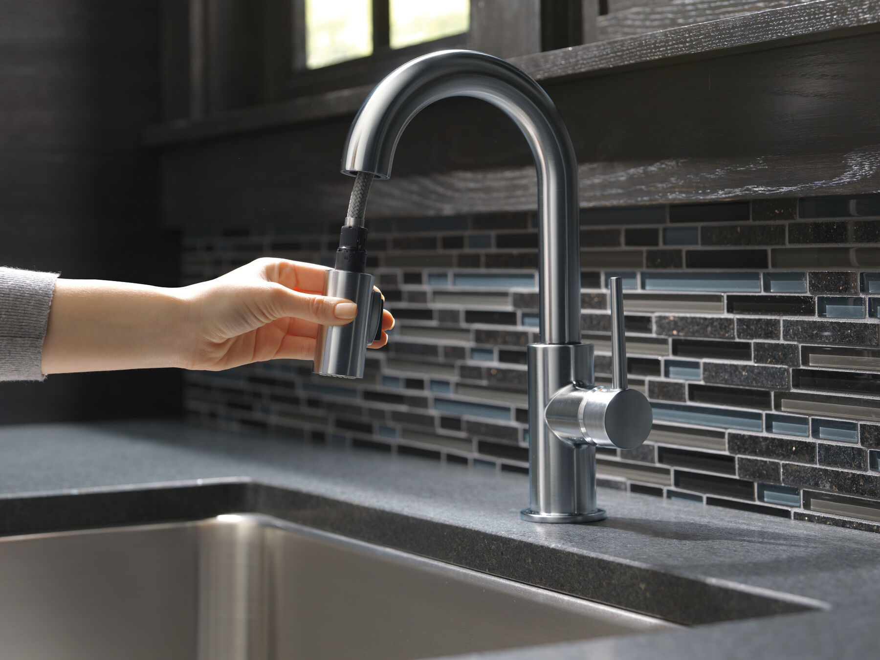 Llave para barra/encimera de cocina monomando extensible, giro limitado, imagen 1