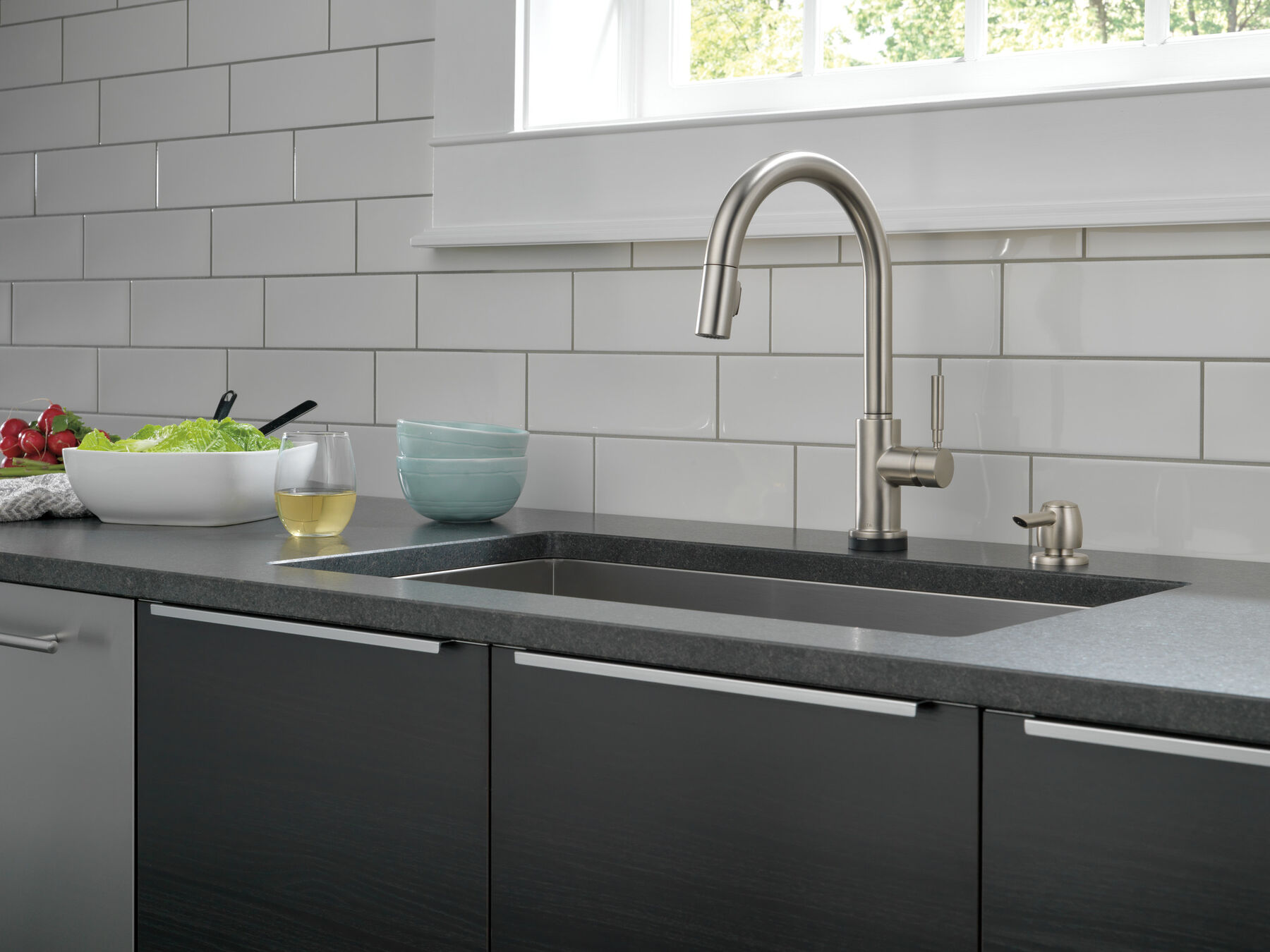Single Handle Pull-Down Kitchen Faucet with Touch<sub>2</sub>O® Technology Technology and Soap Dispenser, image 11