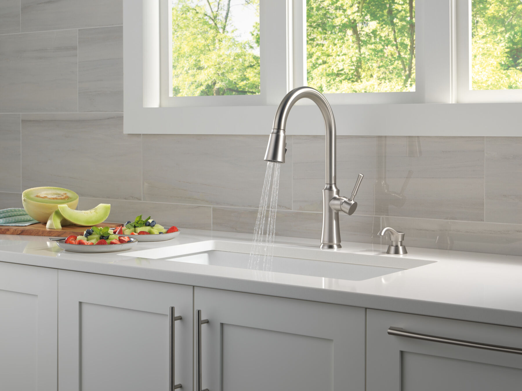 Llave para cocina monomando extensible con dispensador de jabón y tecnología ShieldSpray, imagen 9