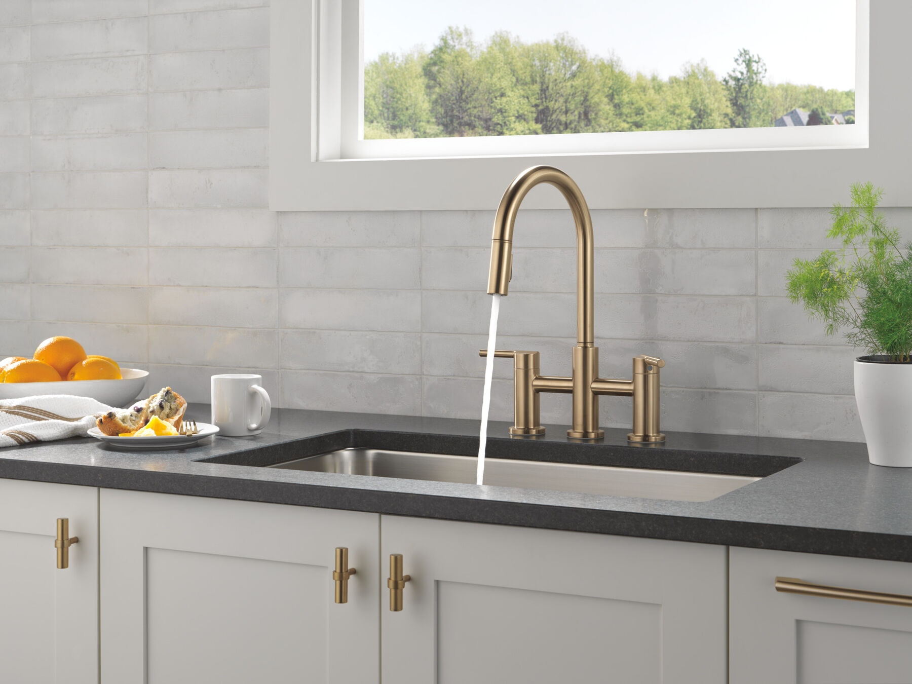 Llave para cocina tipo puente extensible con dos manijas, imagen 5