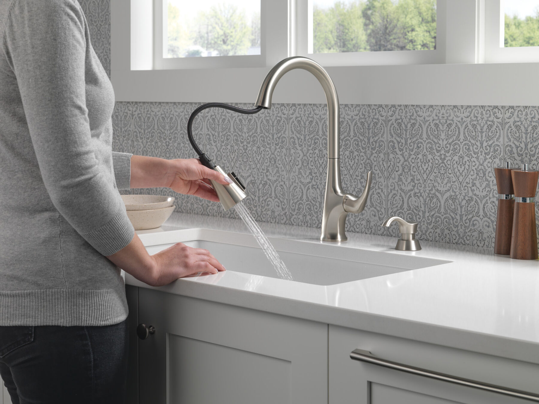 Llave para cocina monomando extensible con dispensador de jabón y tecnología ShieldSpray, imagen 3