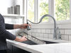 Llave de una manija con tubo de salida deslizable para cocina