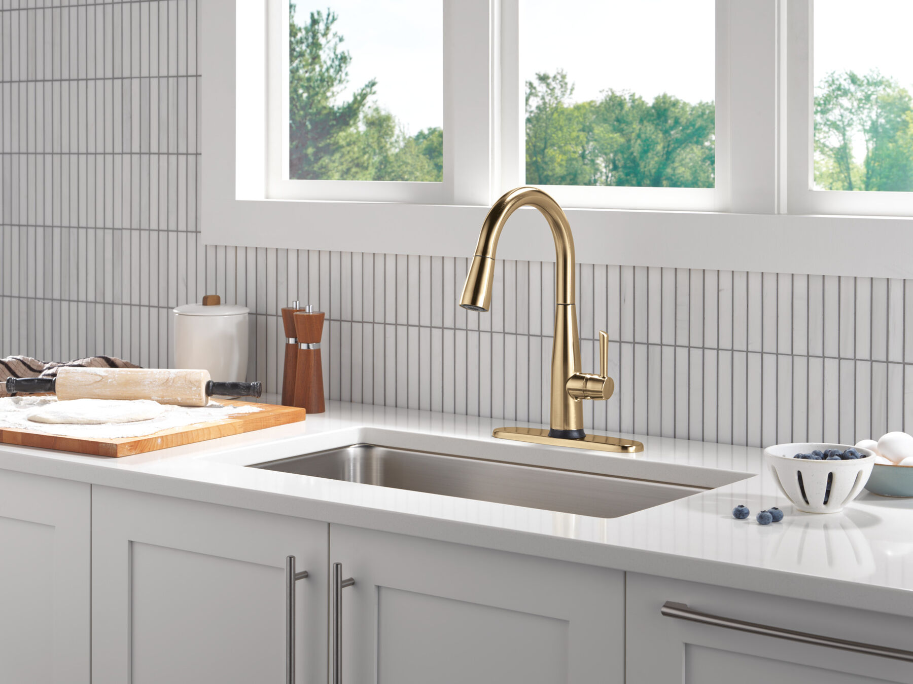 Touch<sub>2</sub>O® Technology Kitchen Faucet with Touchless Technology, image 2