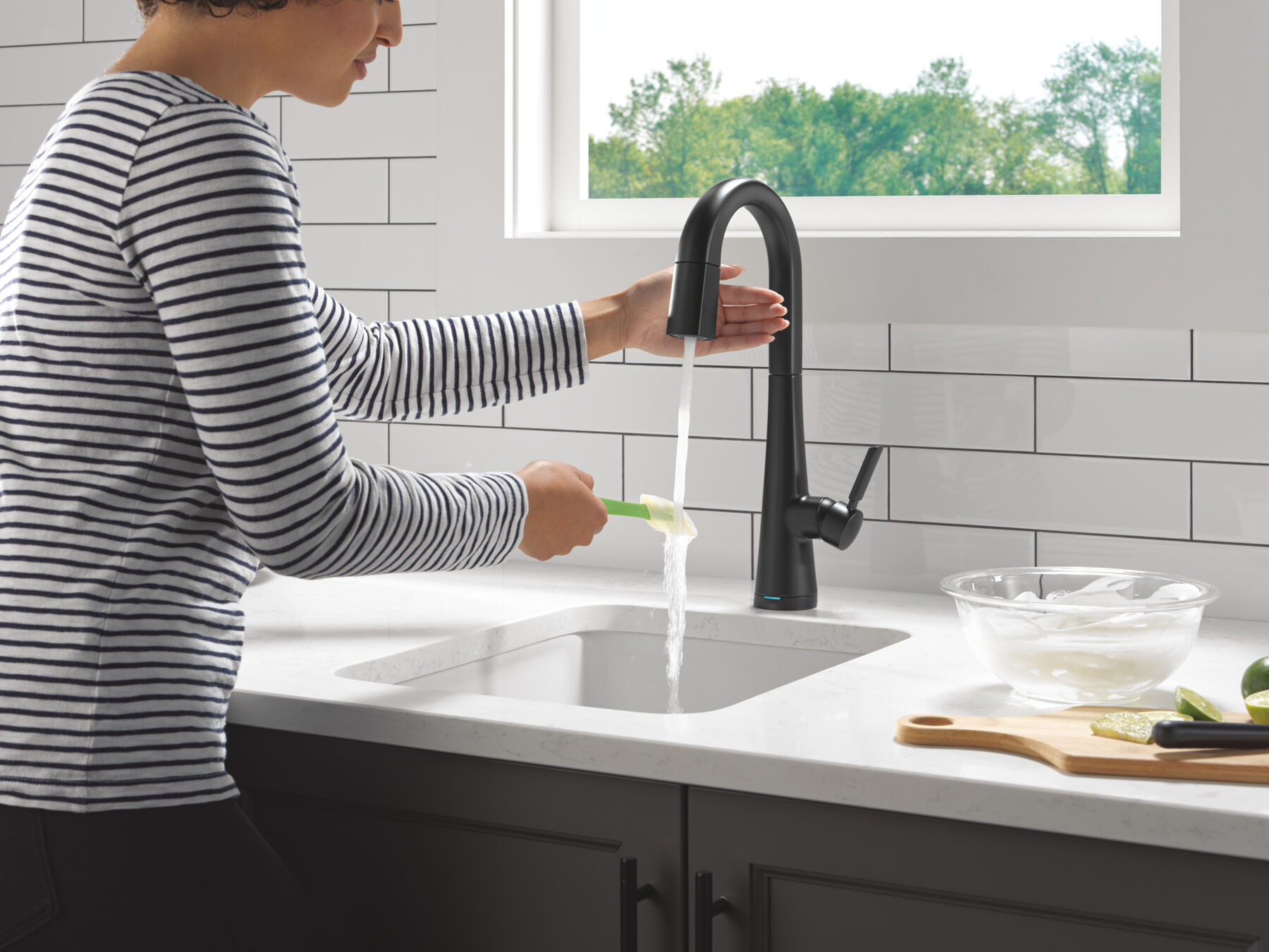 Touch2O® Bar / Prep Faucet with Touchless Technology, image 5