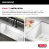 Lavabo de cocina tipo estación de trabajo con un receptáculo de compuesto de granito de 32" de montaje bajo encimera, con reborde WorkFlow™ y accesorios