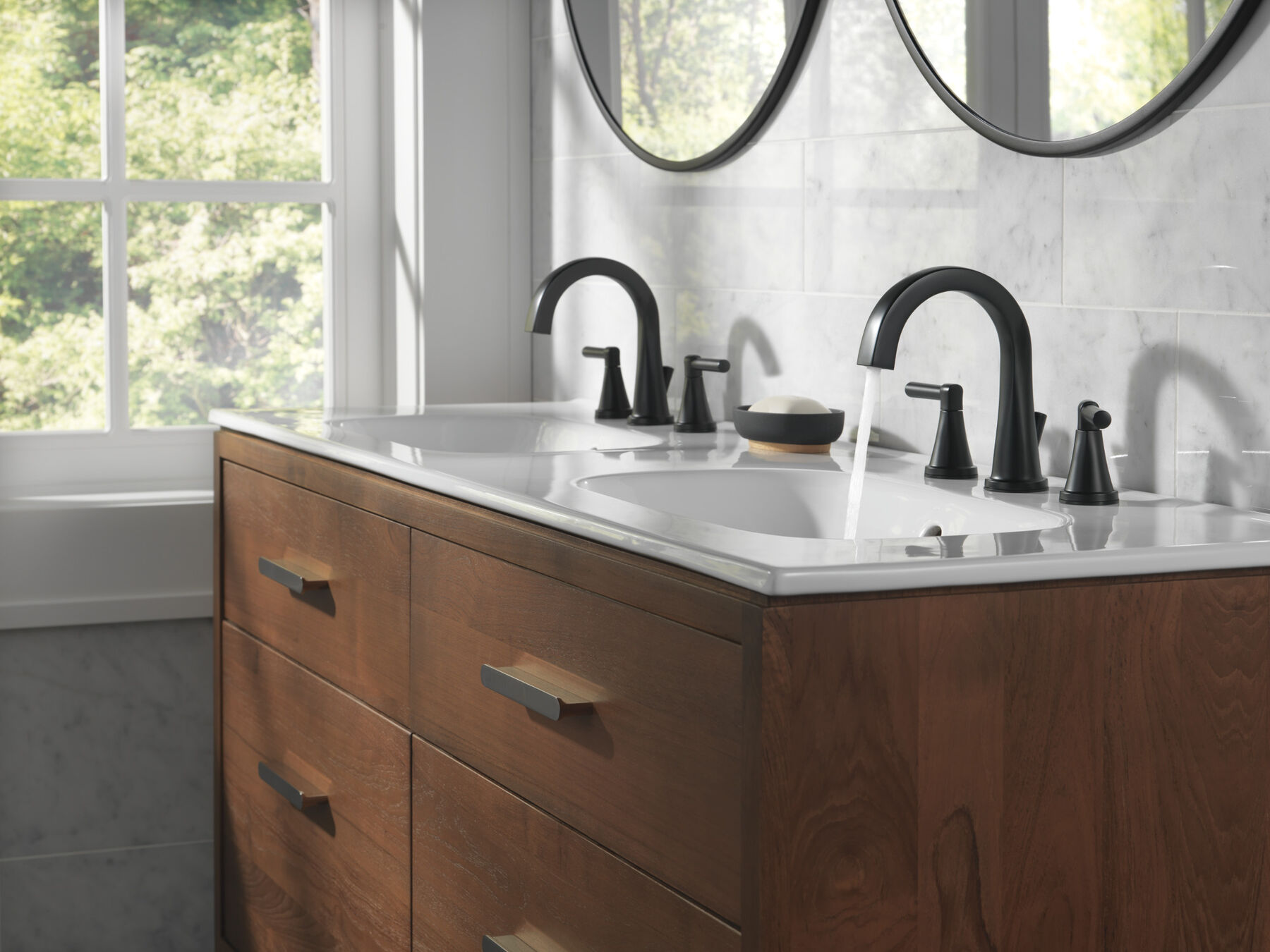 Llave para baño de extensión con dos manijas, imagen 3