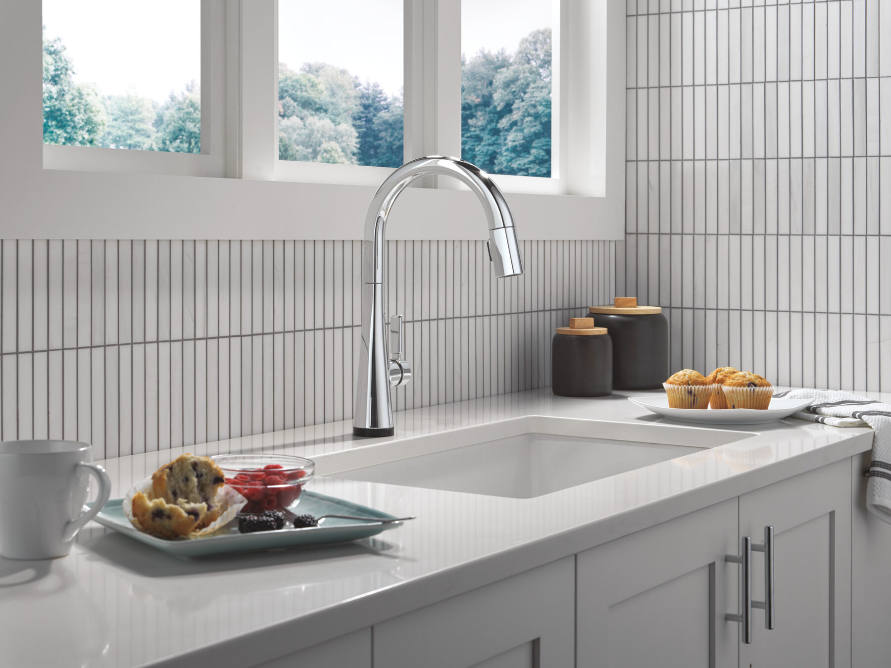 Touch<sub>2</sub>O® Technology Kitchen Faucet with Touchless Technology, image 14