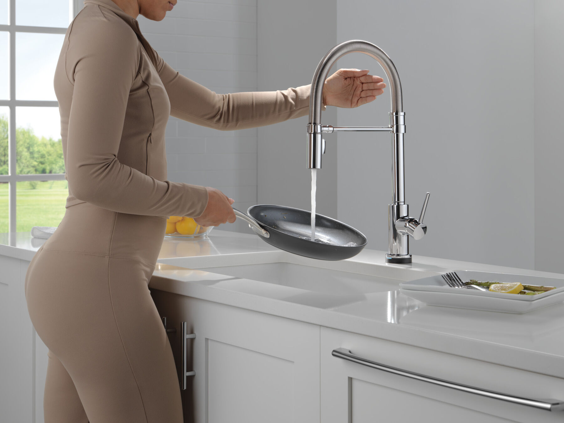 Touch<sub>2</sub>O® Technology Kitchen Faucet with Touchless Technology, image 5