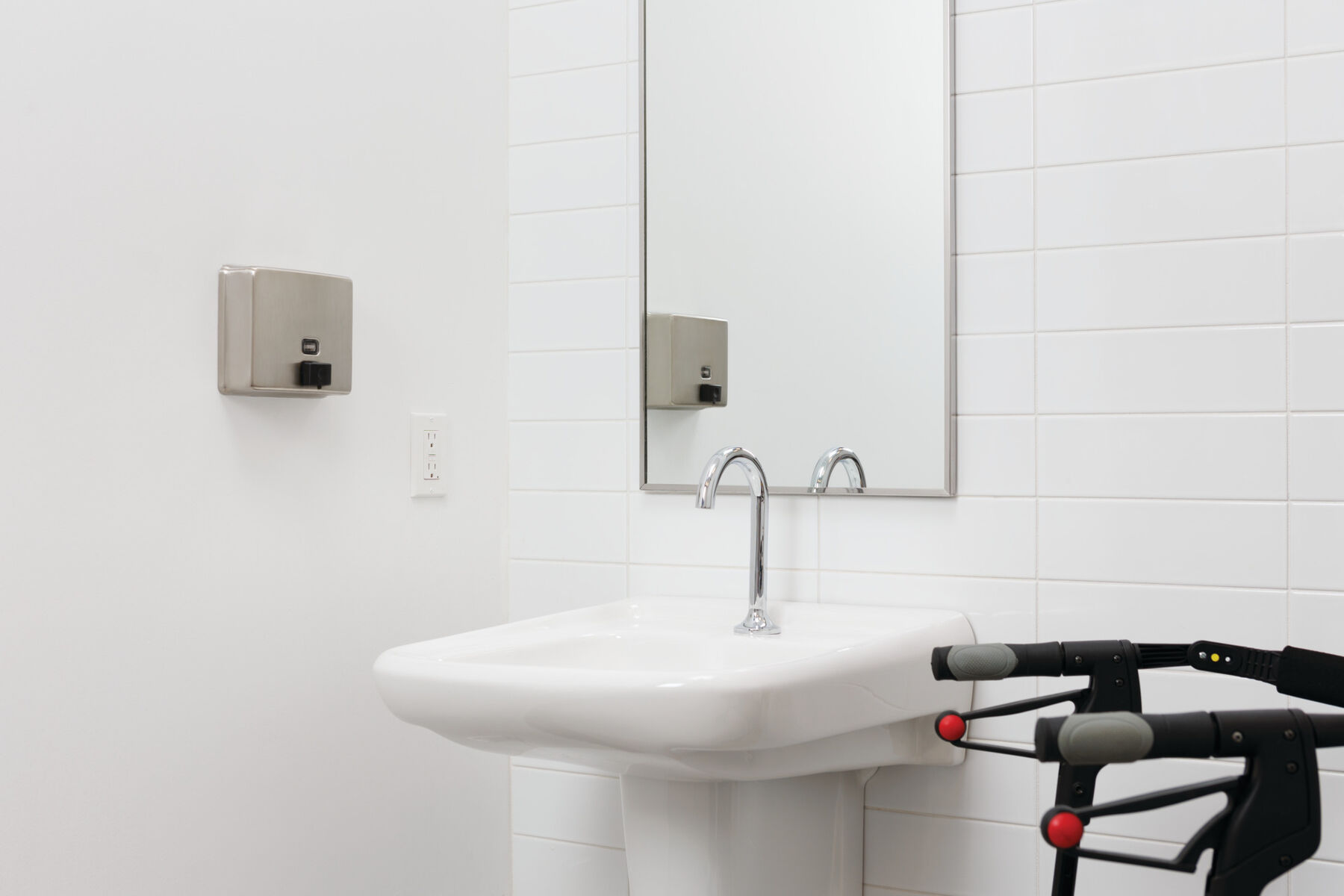 Electronic Lavatory Faucet with Proximity® Sensing Technology - Hardwire Operated, image 6