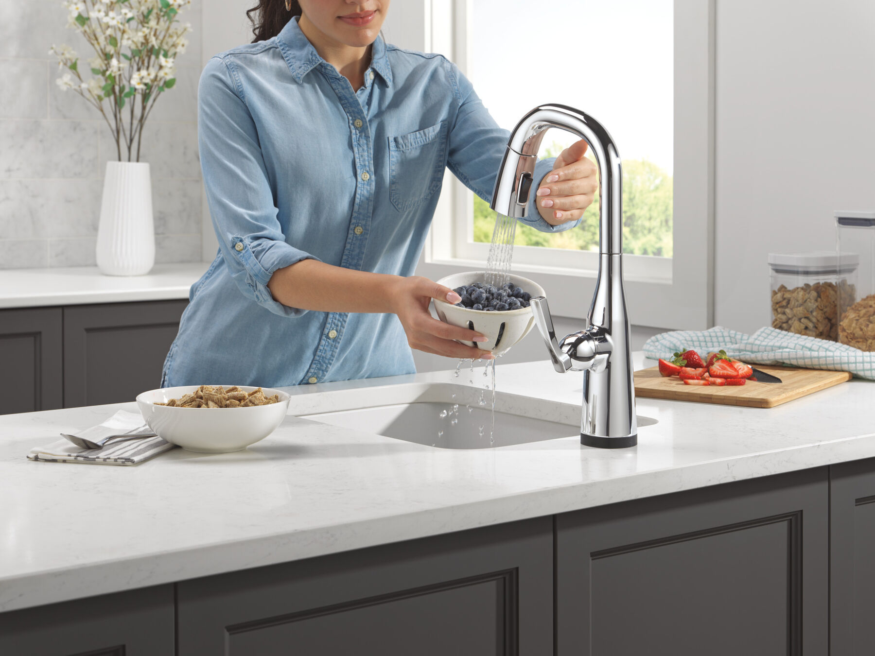 Touch2O® Bar / Prep Faucet with Touchless Technology, image 5