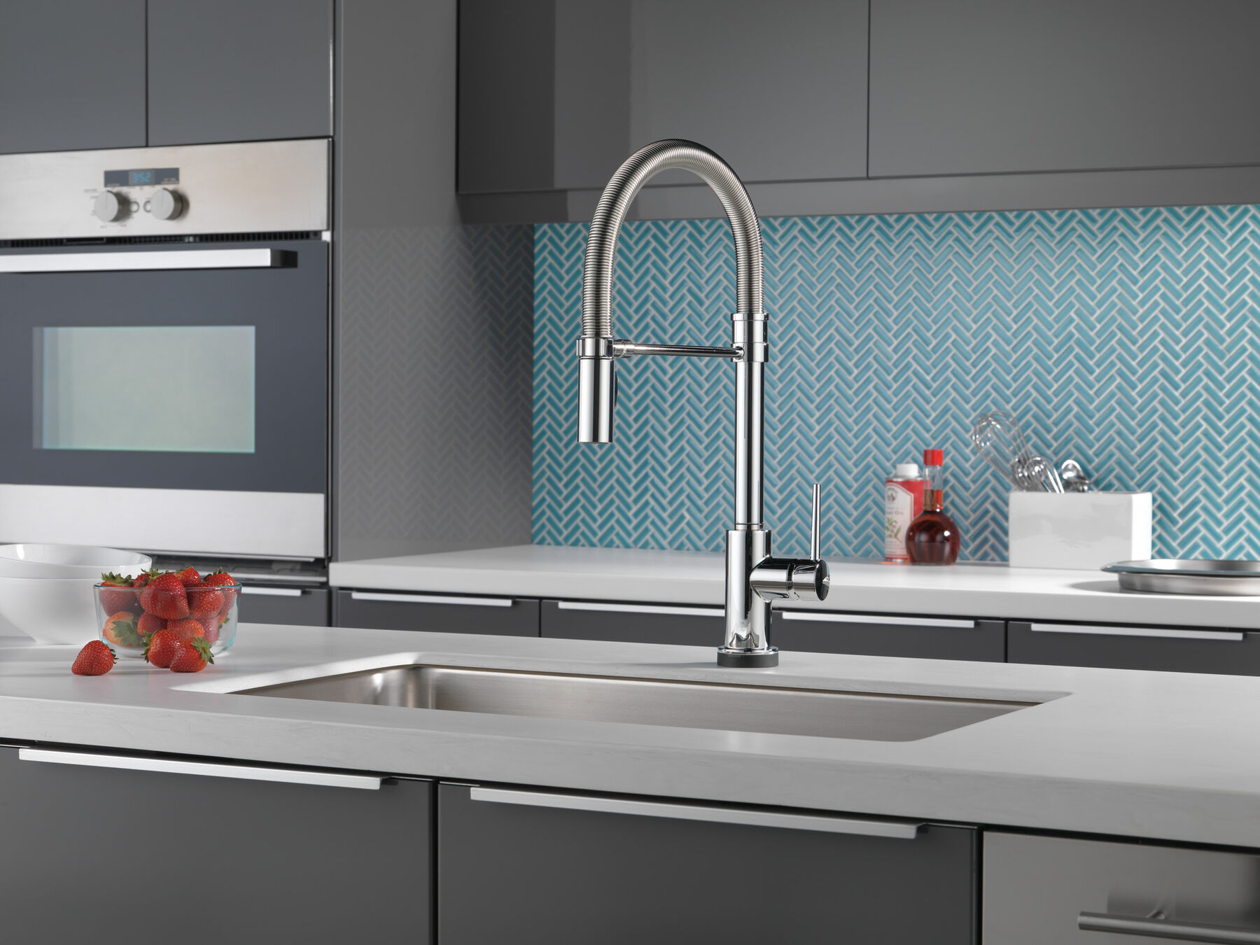Llave para cocina extensible de una manija con tubo de salida con muelle con tecnología Touch<sub>2</sub>O®, imagen 15