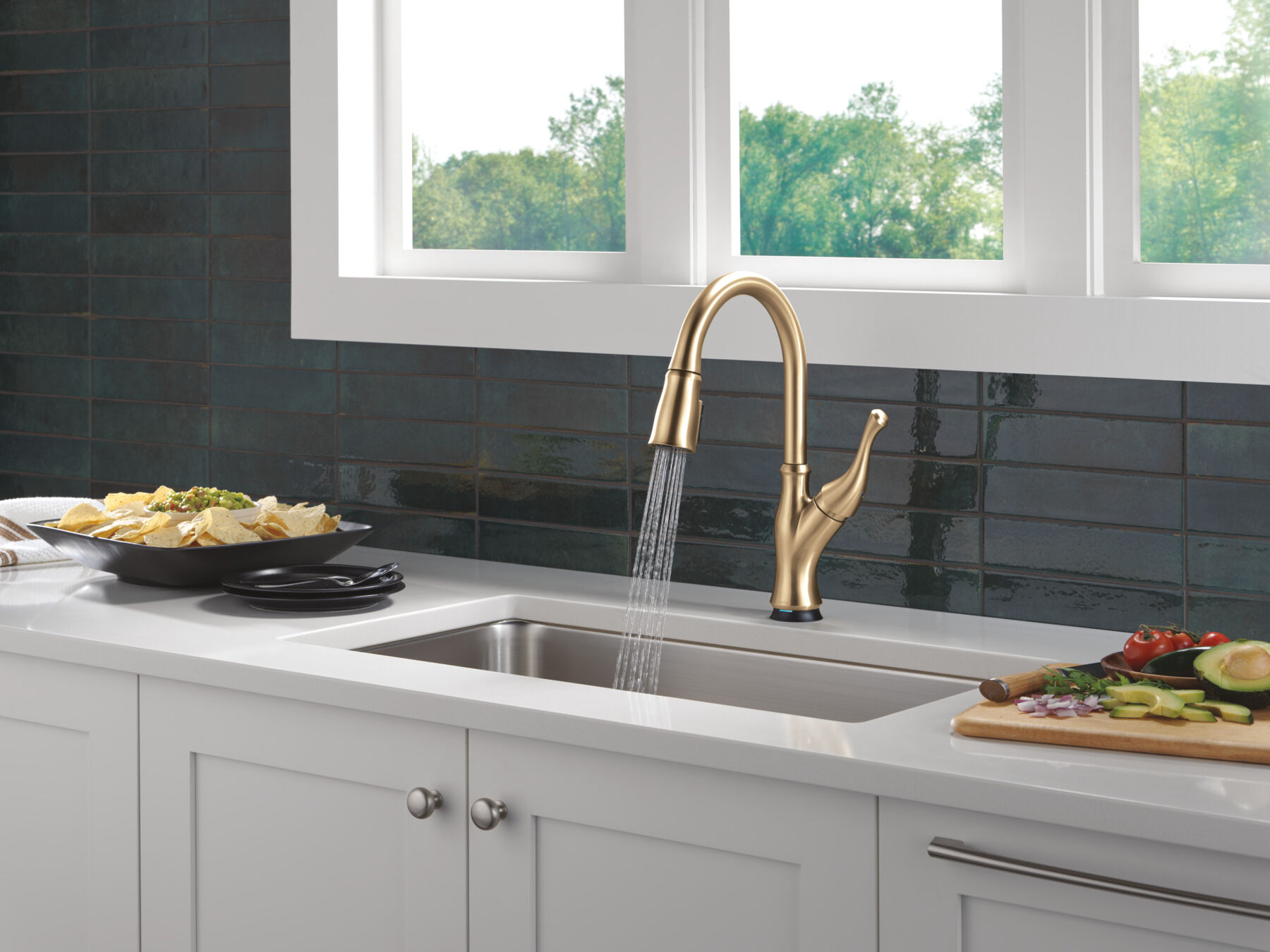 Touch<sub>2</sub>O® Technology Kitchen Faucet with Touchless Technology, image 14
