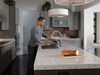 Llave para cocina monomando extensible con tecnologías Touch<sub>2</sub>O® y ShieldSpray®