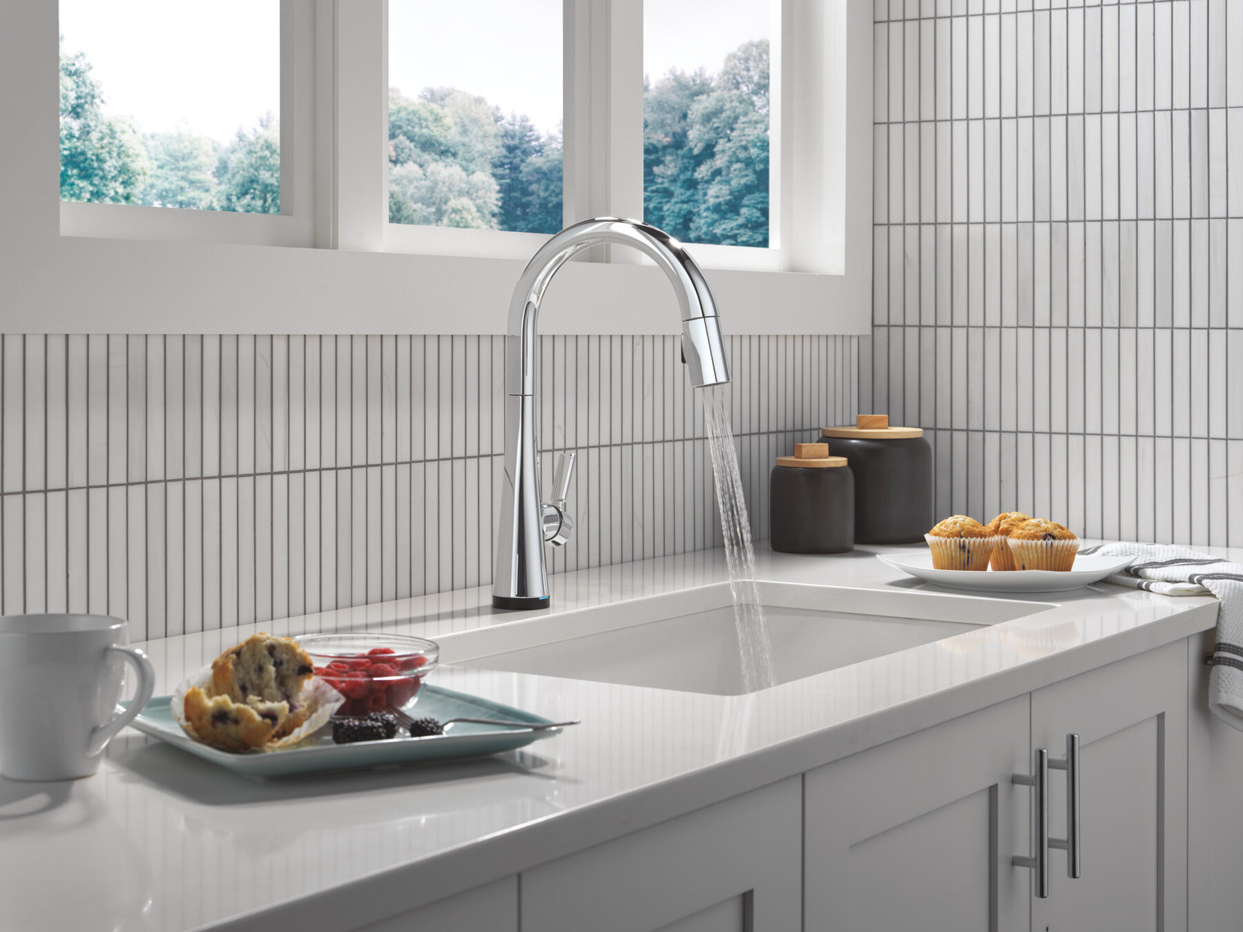 Touch<sub>2</sub>O® Technology Kitchen Faucet with Touchless Technology, image 13