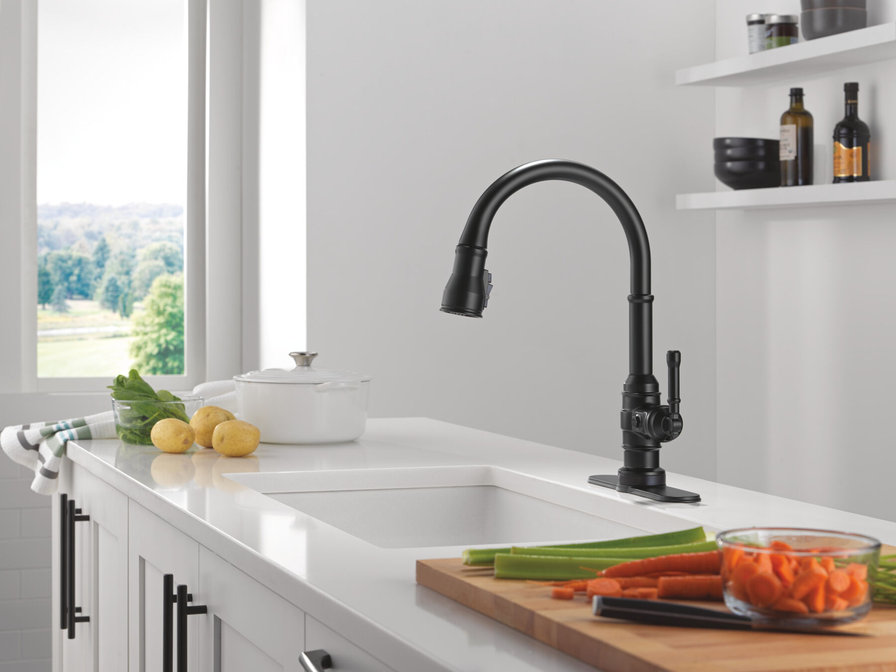 Touch<sub>2</sub>O® Technology Kitchen Faucet with Touchless Technology, image 7