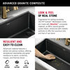 Lavabo de cocina tipo estación de trabajo con un receptáculo de compuesto de granito de 32" de montaje bajo encimera, con reborde WorkFlow™ y accesorios