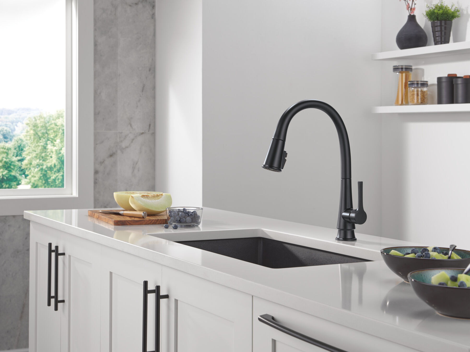 Single Handle Pull-Down Kitchen Faucet With ShieldSpray® Technology in Matte Black, image 10