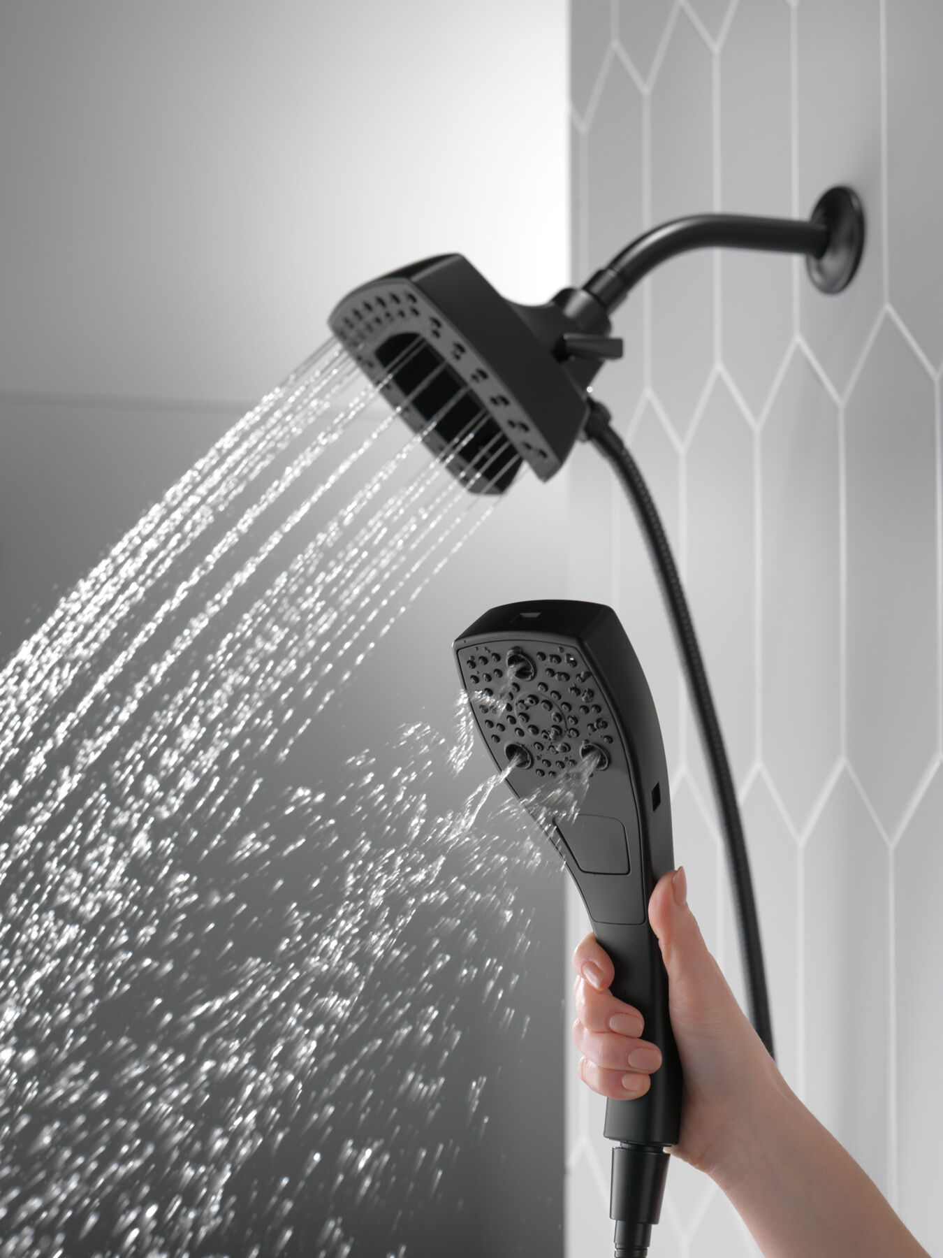 Ducha y ducha manual In2ition H2O de 2.5 GPM con MagnaTite 5S (producto recertificado), imagen 7