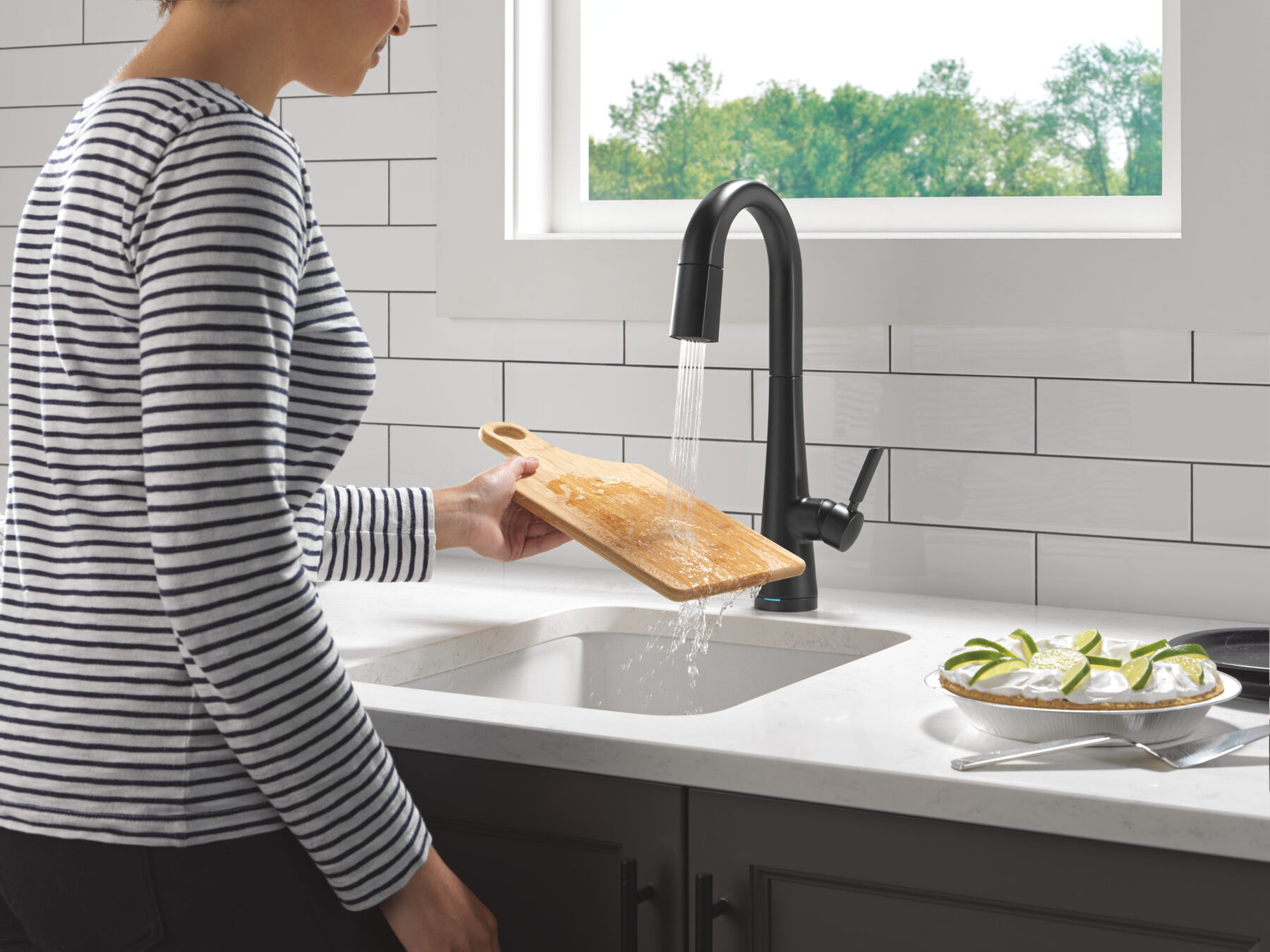 Touch2O® Bar / Prep Faucet with Touchless Technology, image 6