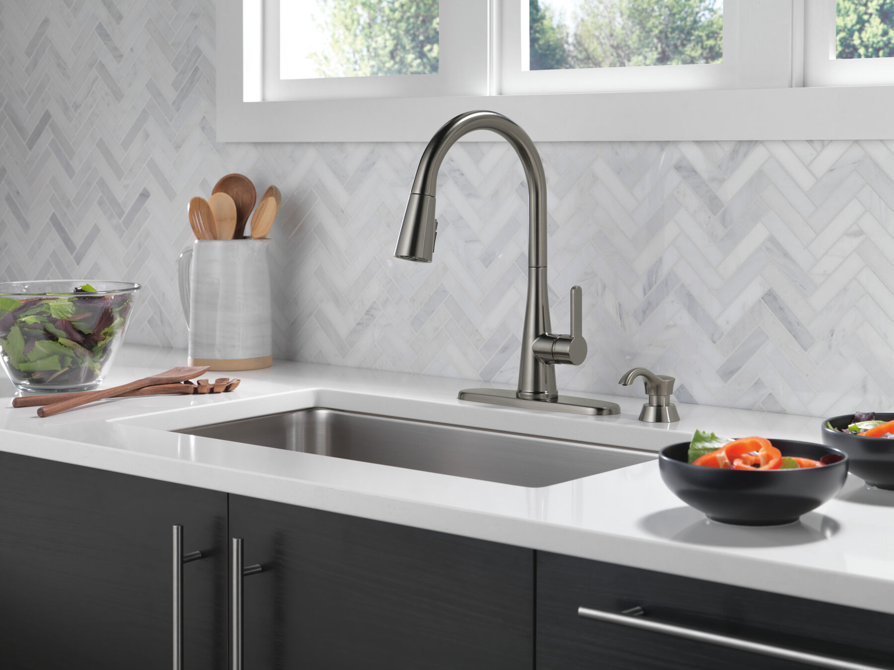 Llave para cocina monomando extensible con dispensador de jabón y tecnología ShieldSpray®, imagen 1