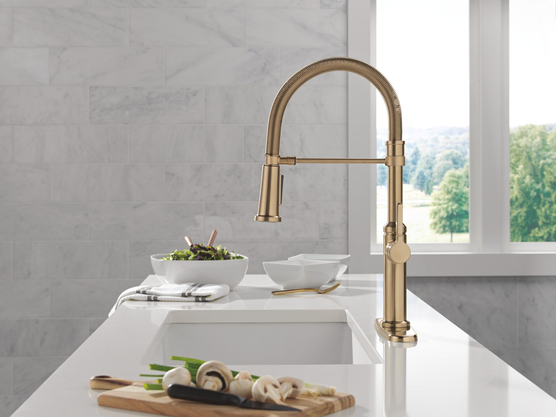 Single Handle Pull-Down Spring Kitchen Faucet, image 2
