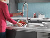 Llave para cocina extensible de una manija con tubo de salida con muelle con tecnología Touch<sub>2</sub>O®