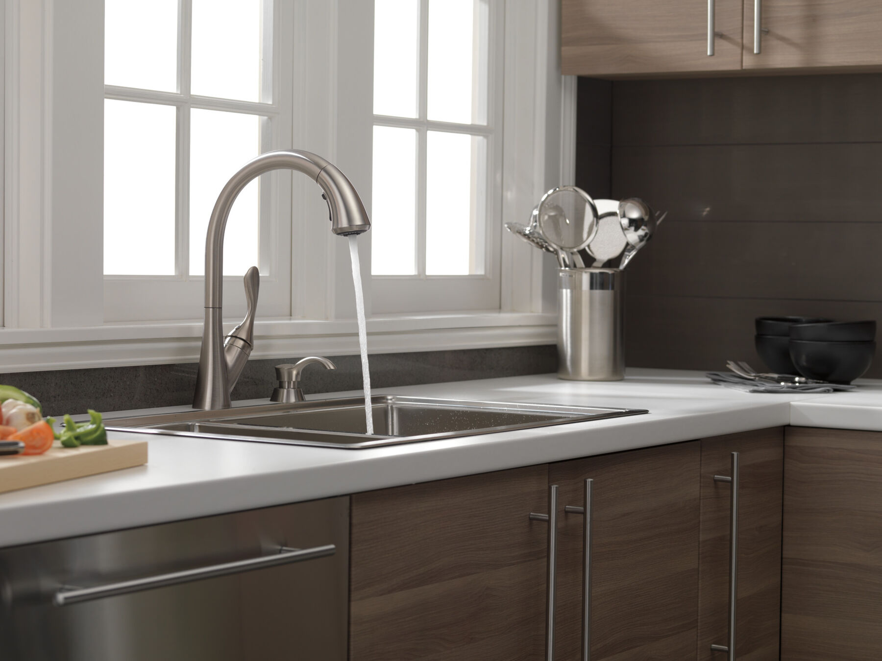 Llave para cocina monomando extensible con dispensador de jabón y tecnología ShieldSpray® (producto recertificado), imagen 4