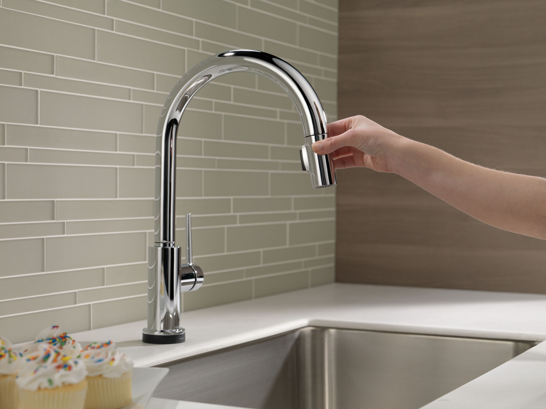 VoiceIQ® Single-Handle Pull-Down Kitchen Faucet with Touch<sub>2</sub>O® Technology, image 5