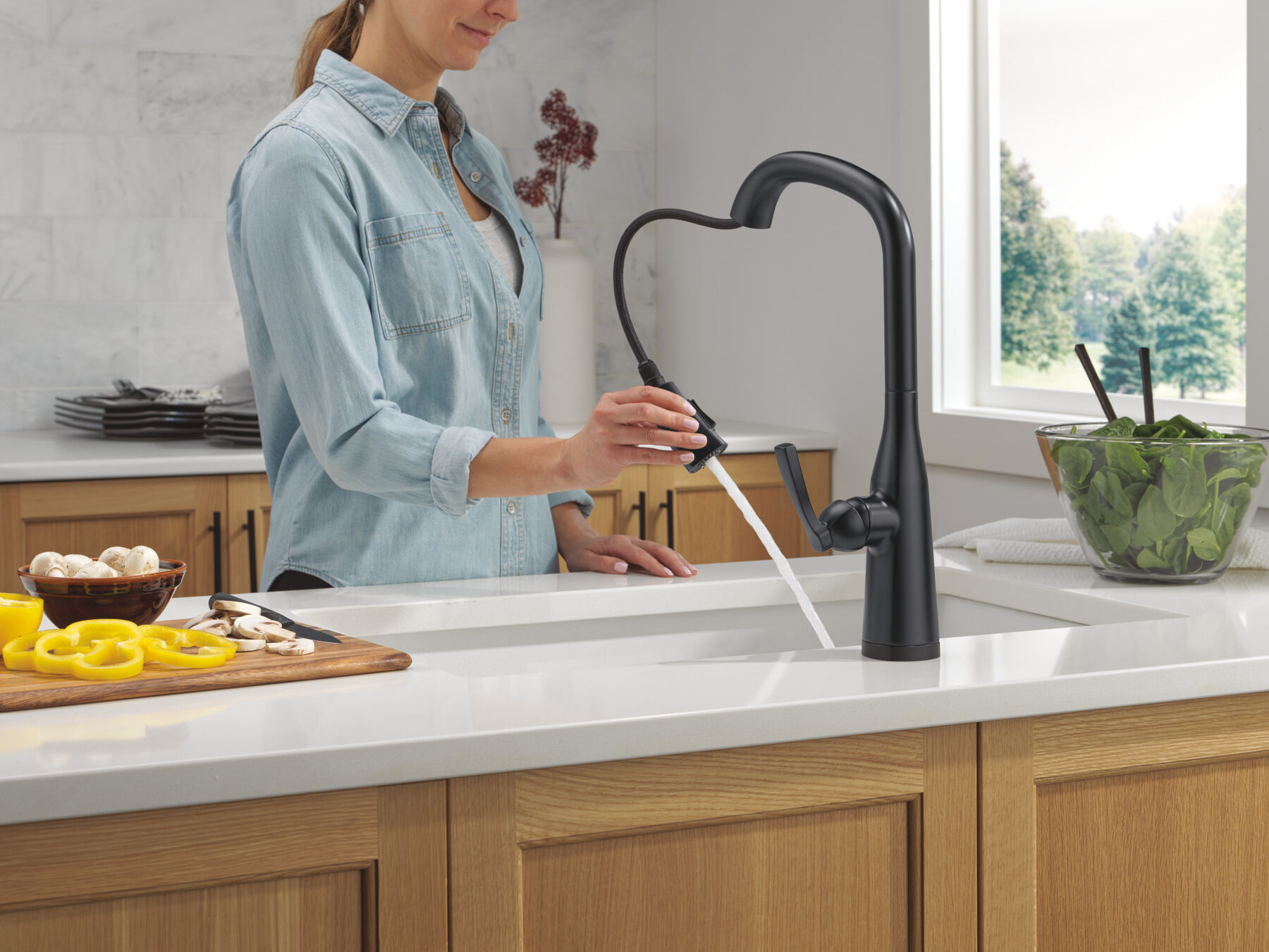 VoiceIQ® Single Handle Pull-Down Faucet with Touch<sub>2</sub>O® Technology, image 3
