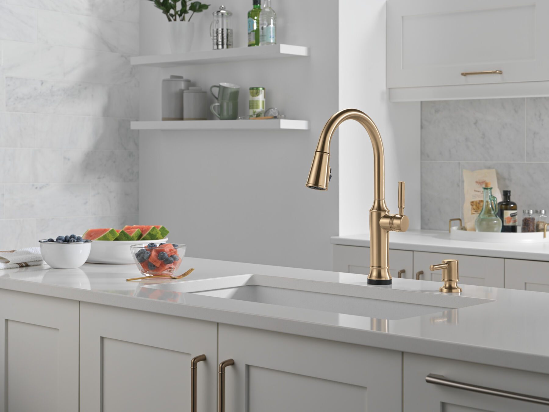 Touch<sub>2</sub>O® Technology Kitchen Faucet with Touchless Technology, image 12