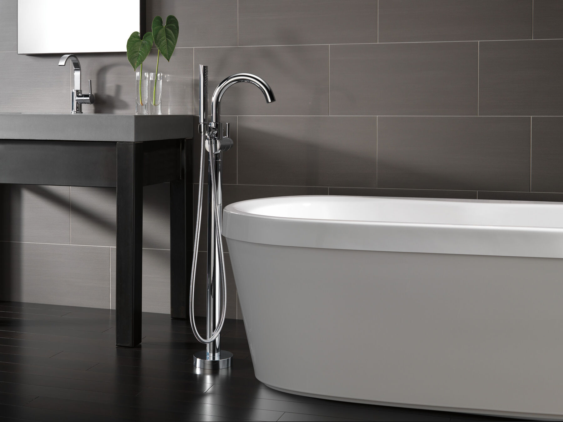 60" x 32" Bañera independiente con protección contra desechos y desbordes integrada, imagen 2